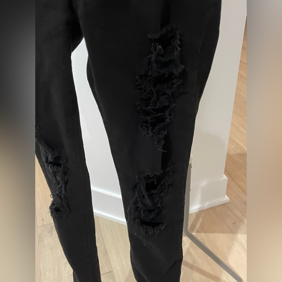 AG shredded black jeans - Picture 2 of 7